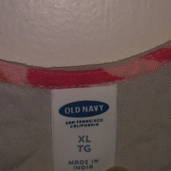 Sleeveless old navy top - Picture 2 of 3